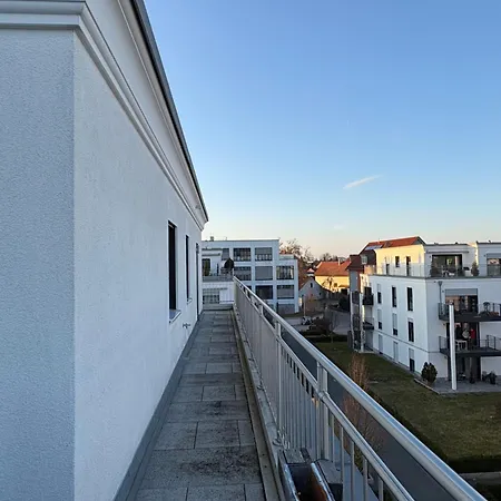 Modernes Serviced - Penthouse View Apartment Noerdlingen